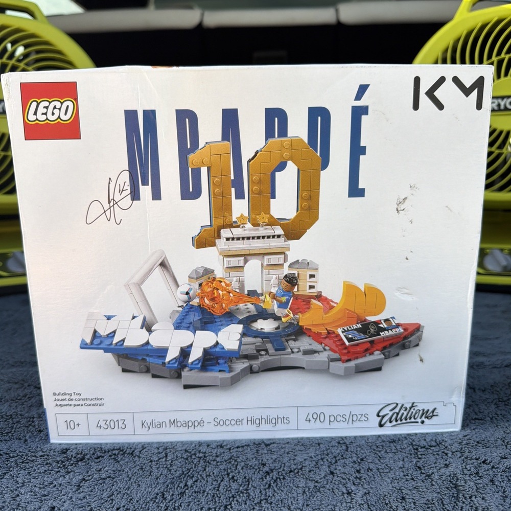 LEGO Editions Kylian MBappe Soccer Highlights Set 43013 490 Pcs
